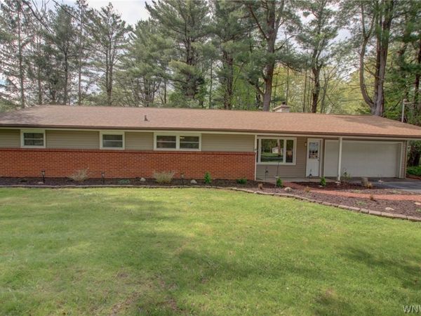 215 Greenwood Drive , East Aurora, NY 14052
