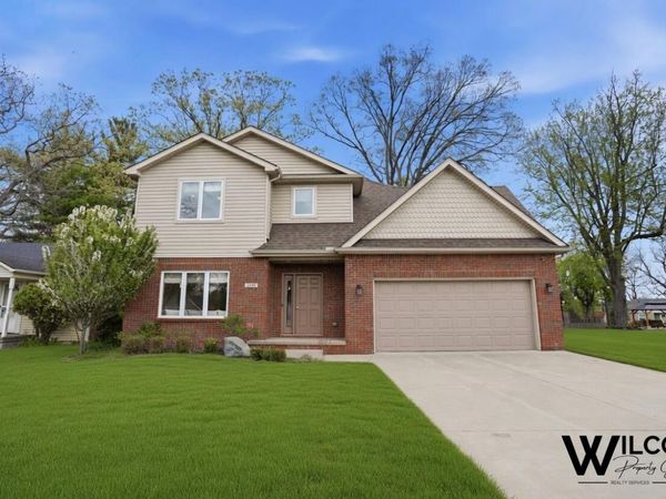 2185 Oaknoll Street, Auburn Hills, MI 48326