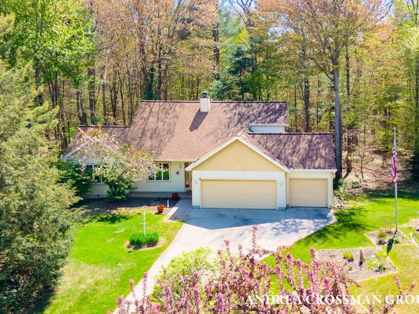 17239 Quail Creek Drive, Spring Lake, MI 49456