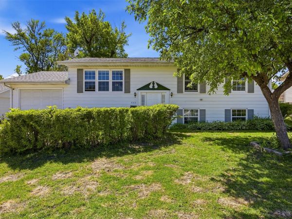 4513 Navajo Dr NE , Cedar Rapids, IA 52402