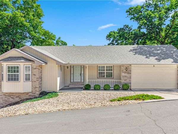 8 Cheviot Lane, Bella Vista, AR 72715