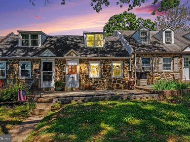 909 WOODLAWN AVENUE, PHOENIXVILLE, PA 19460