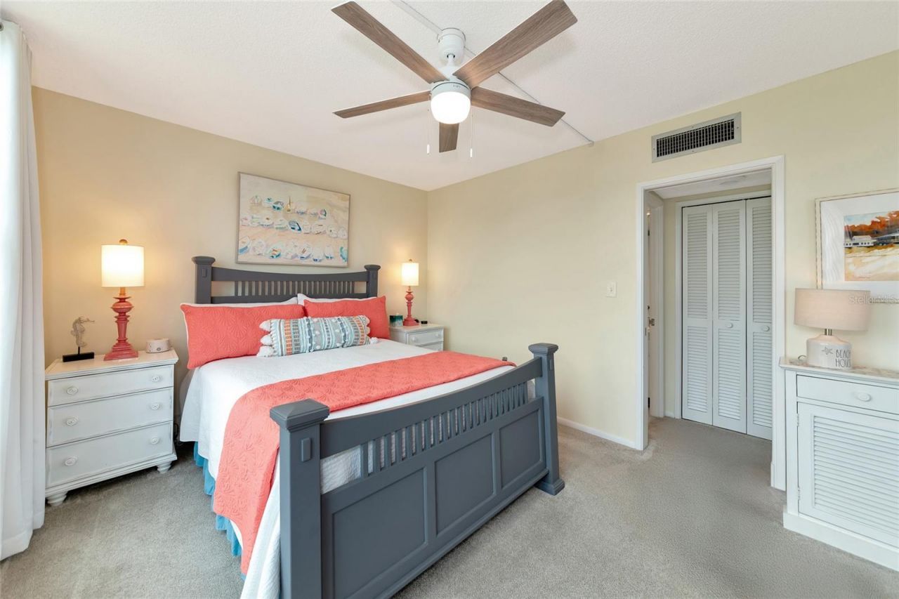 7461 W Country Club Drive N, Unit 203, Sarasota, FL 34243 Photo