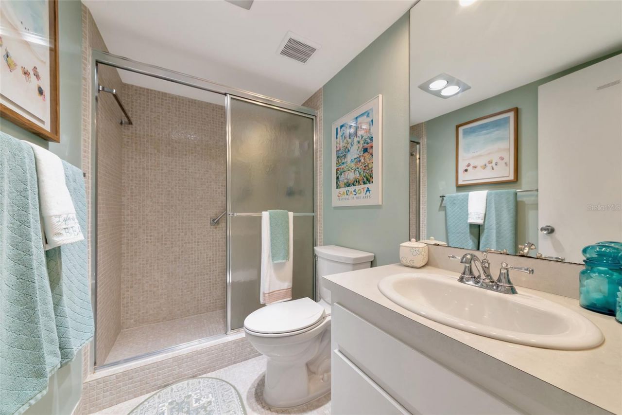 7461 W Country Club Drive N, Unit 203, Sarasota, FL 34243 Photo