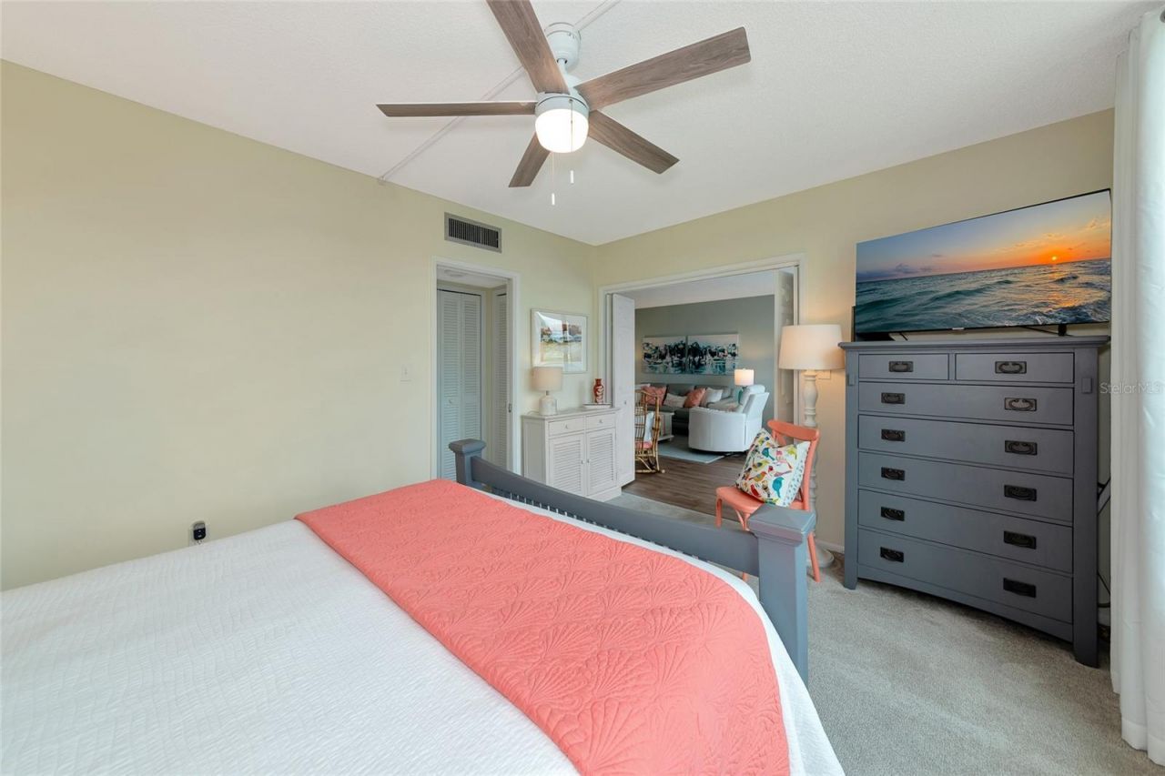 7461 W Country Club Drive N, Unit 203, Sarasota, FL 34243 Photo