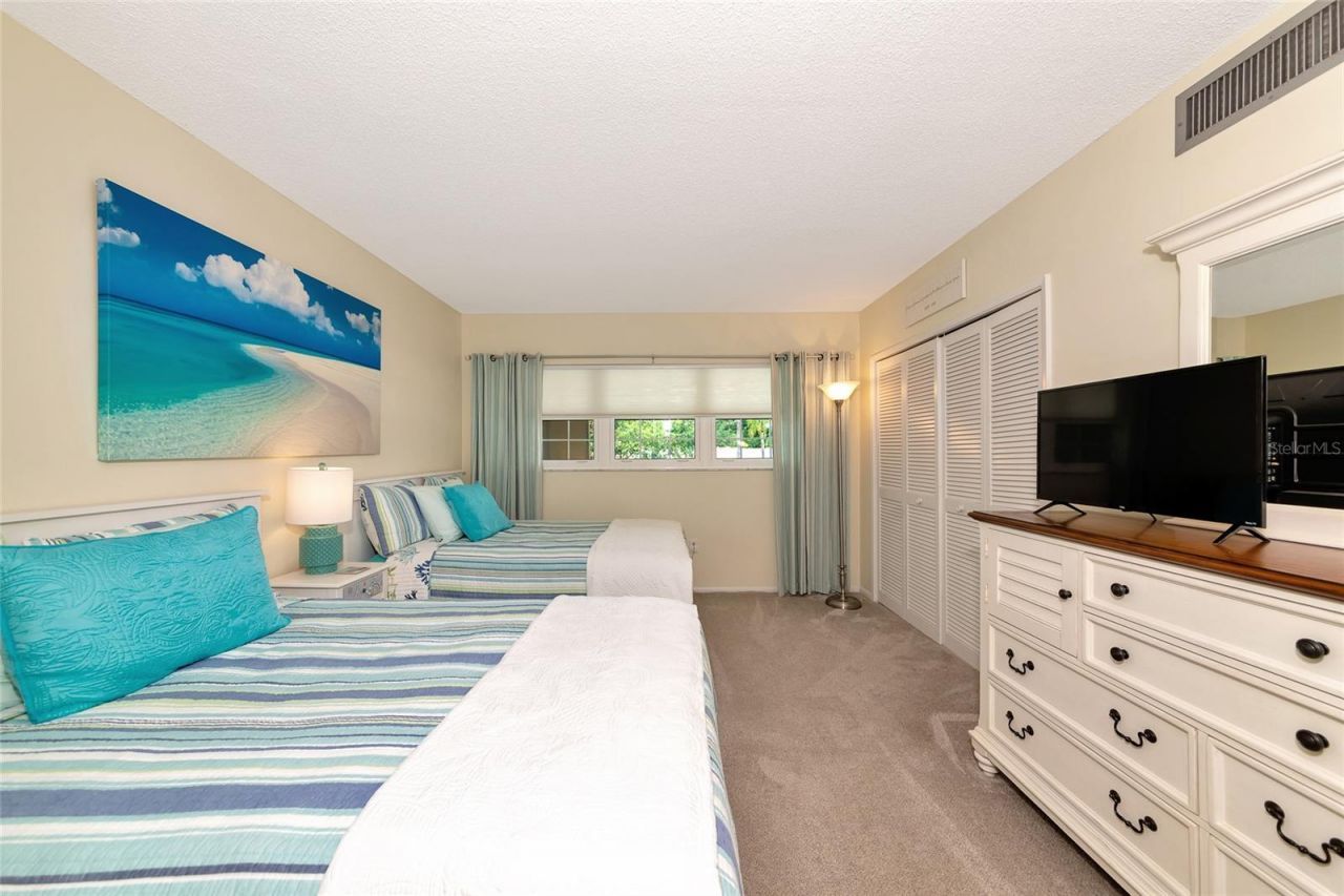 7461 W Country Club Drive N, Unit 203, Sarasota, FL 34243 Photo
