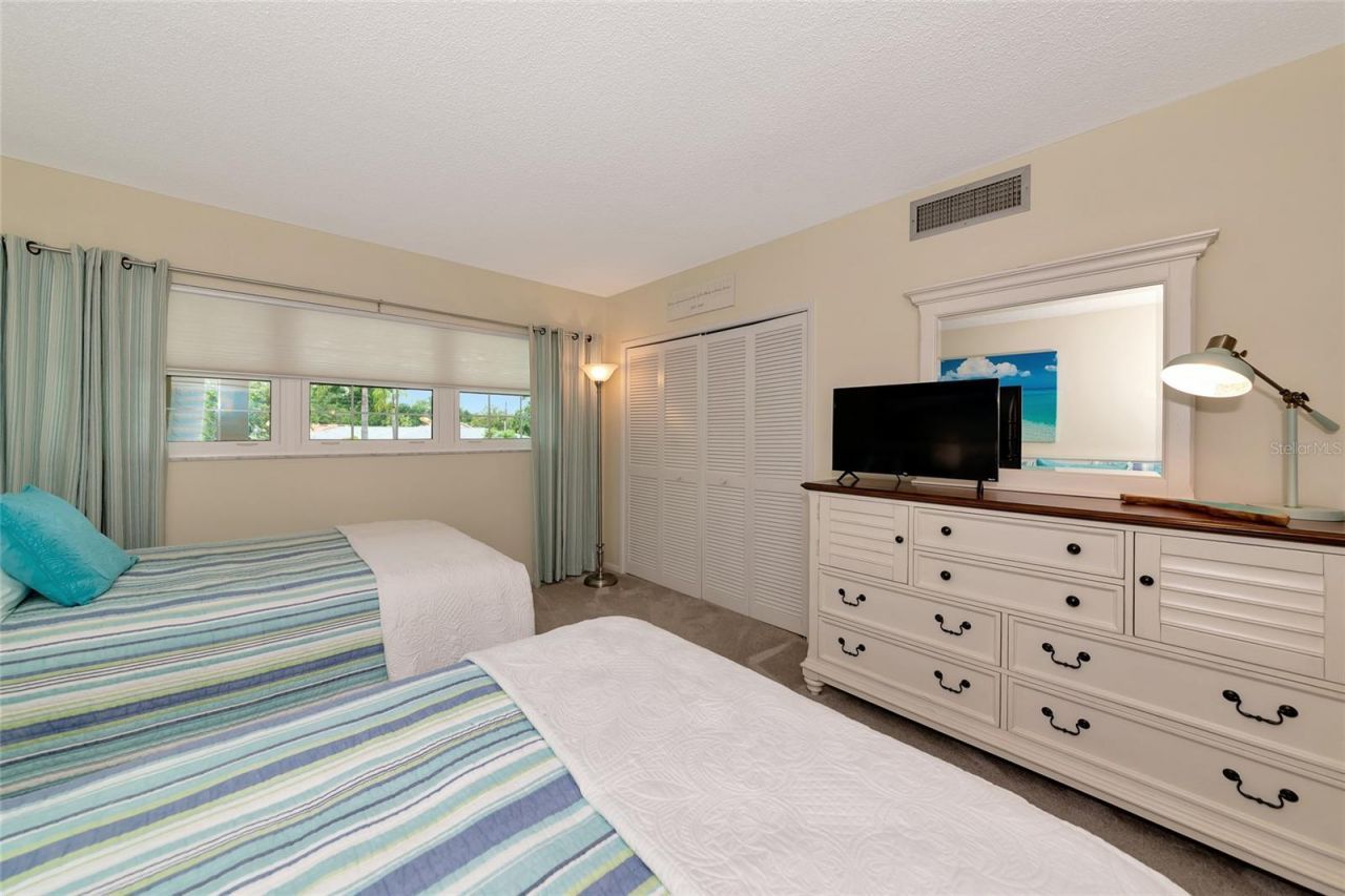 7461 W Country Club Drive N, Unit 203, Sarasota, FL 34243 Photo