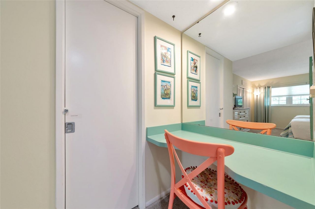 7461 W Country Club Drive N, Unit 203, Sarasota, FL 34243 Photo