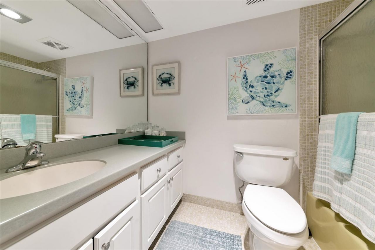 7461 W Country Club Drive N, Unit 203, Sarasota, FL 34243 Photo