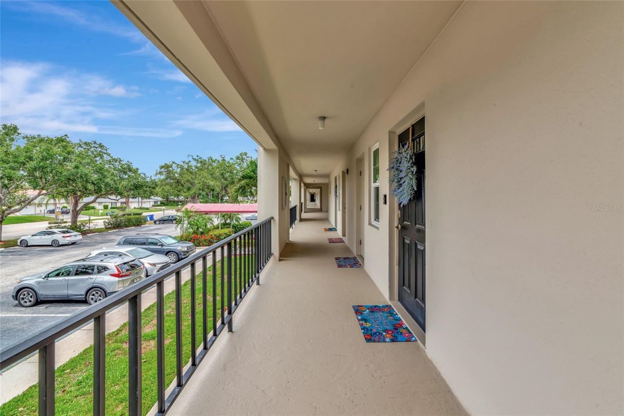 7461 W Country Club Drive N, Unit 203, Sarasota, FL 34243 Photo