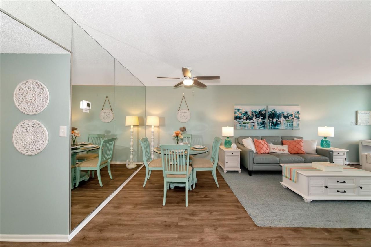 7461 W Country Club Drive N, Unit 203, Sarasota, FL 34243 Photo