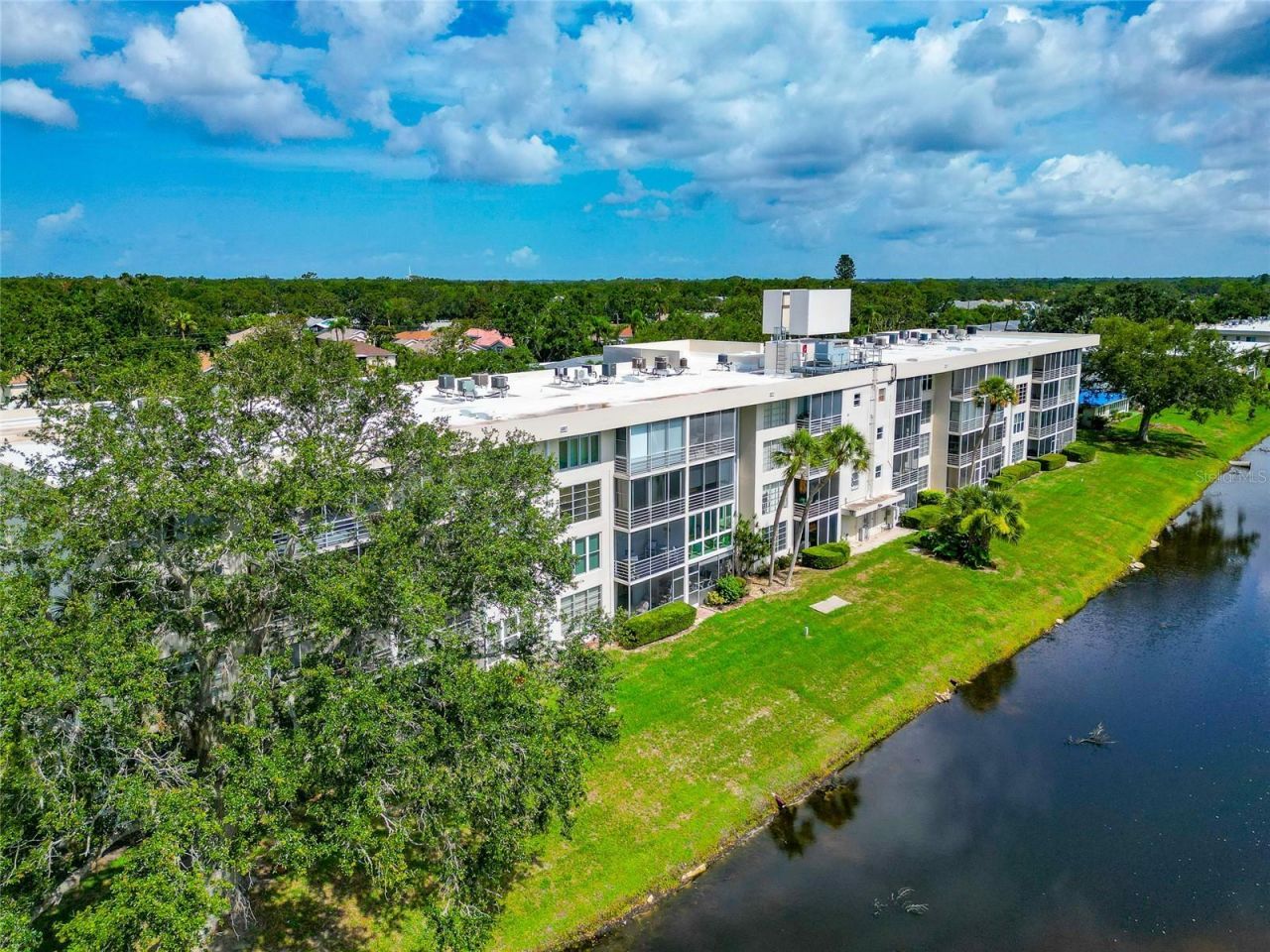 7461 W Country Club Drive N, Unit 203, Sarasota, FL 34243 Photo