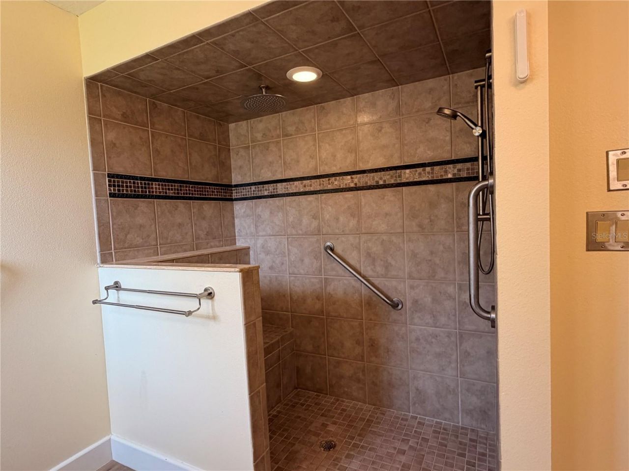 521 Hiawatha Avenue , Inverness, FL 34452 Photo