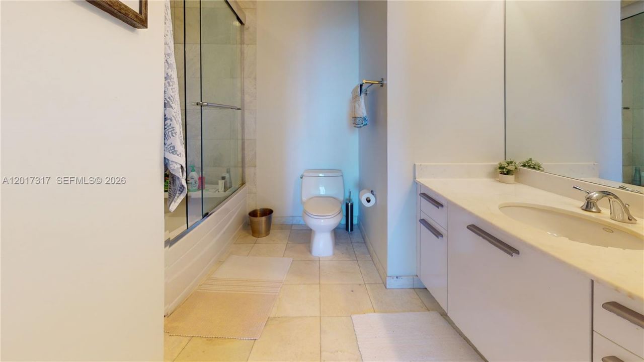 1060 Brickell Ave , Unit 1805, Miami, FL 33131 Photo