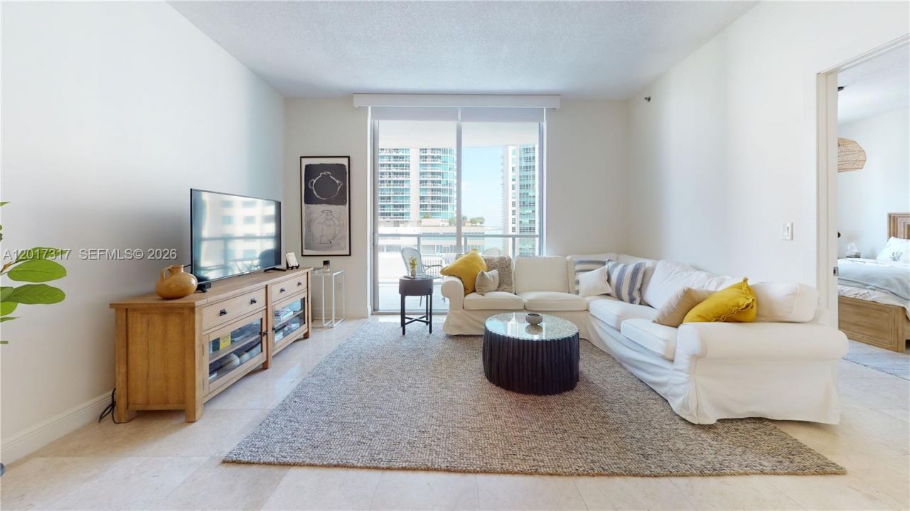 1060 Brickell Ave , Unit 1805, Miami, FL 33131 Photo
