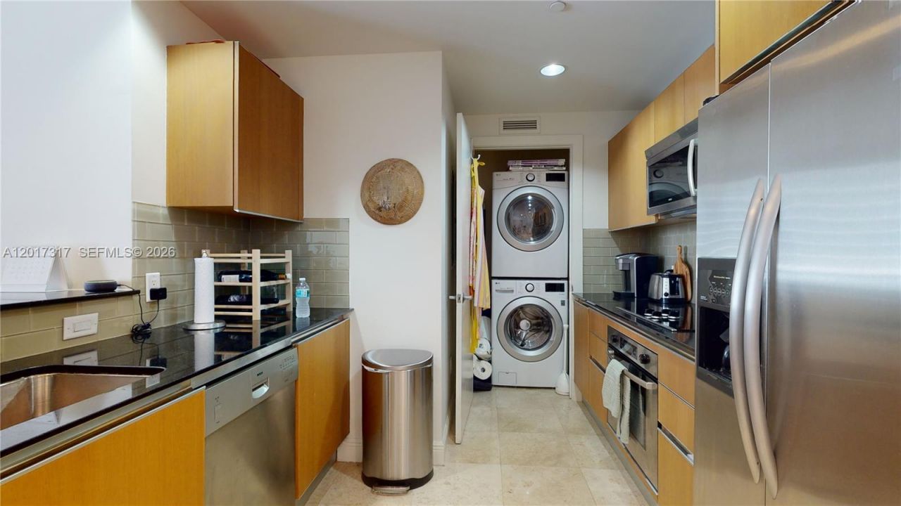 1060 Brickell Ave , Unit 1805, Miami, FL 33131 Photo
