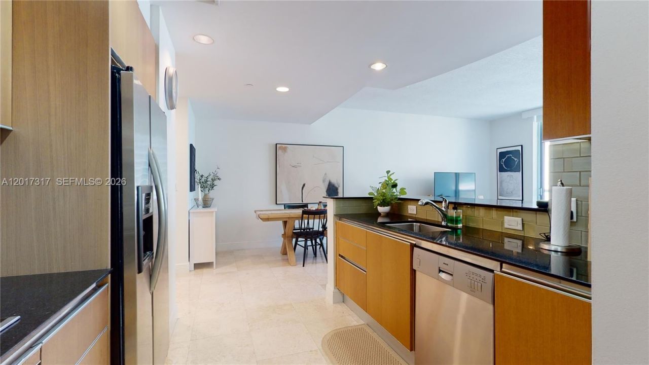 1060 Brickell Ave , Unit 1805, Miami, FL 33131 Photo
