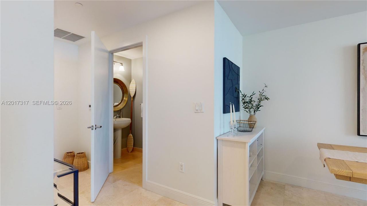 1060 Brickell Ave , Unit 1805, Miami, FL 33131 Photo