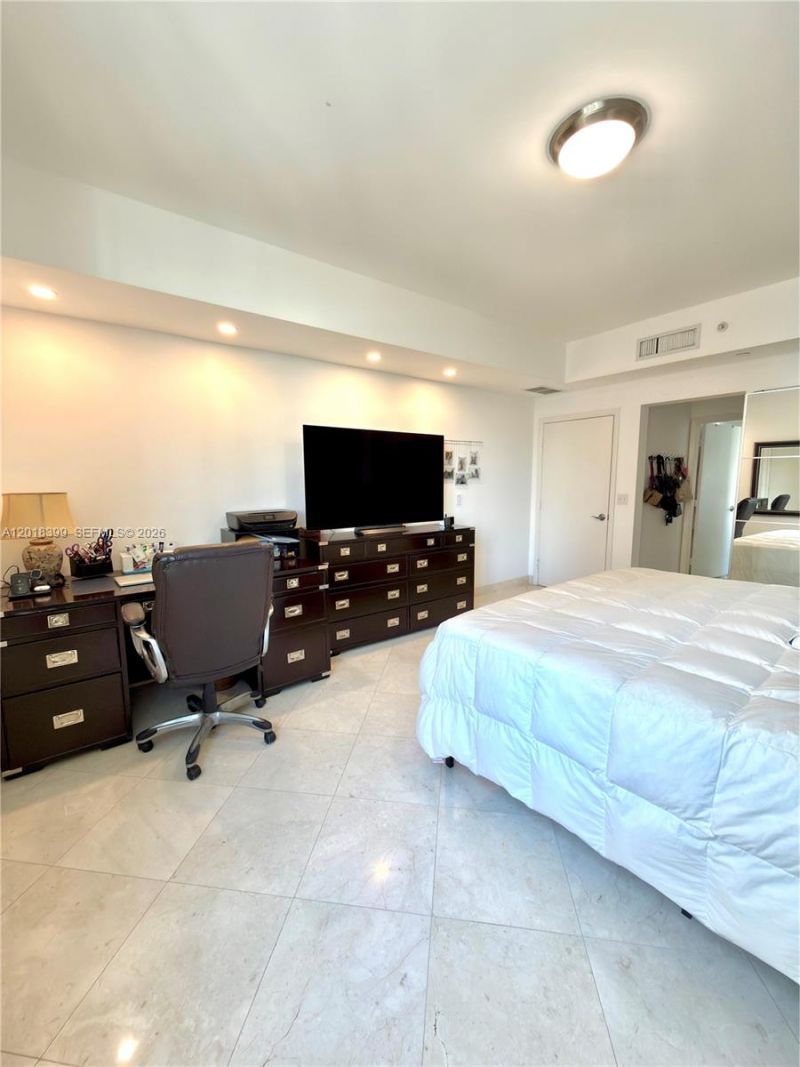 3330 NE 190th St , Unit 1610, Aventura, FL 33180 Photo