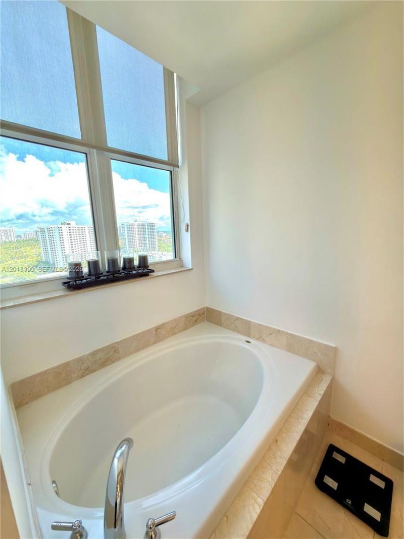 3330 NE 190th St , Unit 1610, Aventura, FL 33180 Photo
