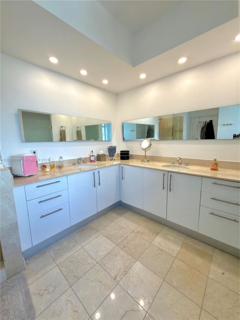 3330 NE 190th St , Unit 1610, Aventura, FL 33180 Photo