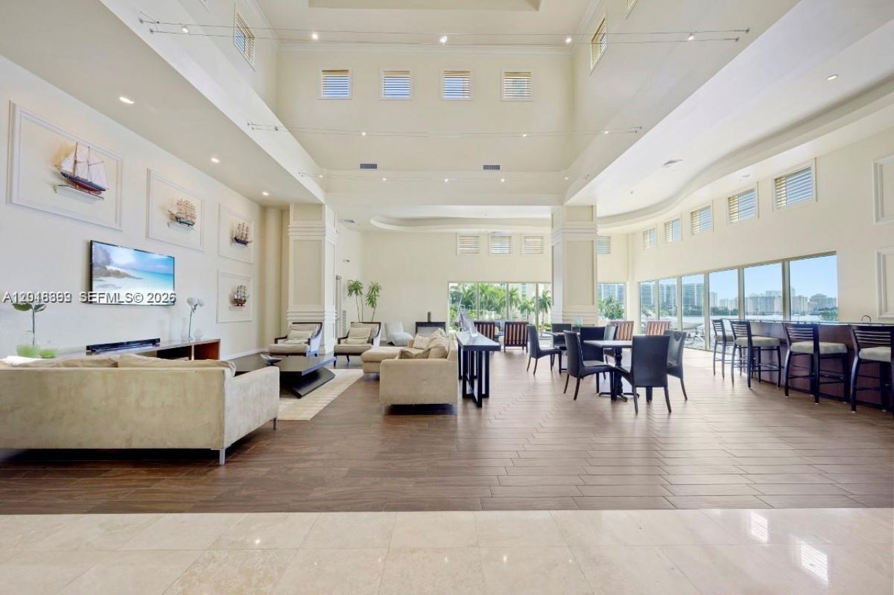 3330 NE 190th St , Unit 1610, Aventura, FL 33180 Photo