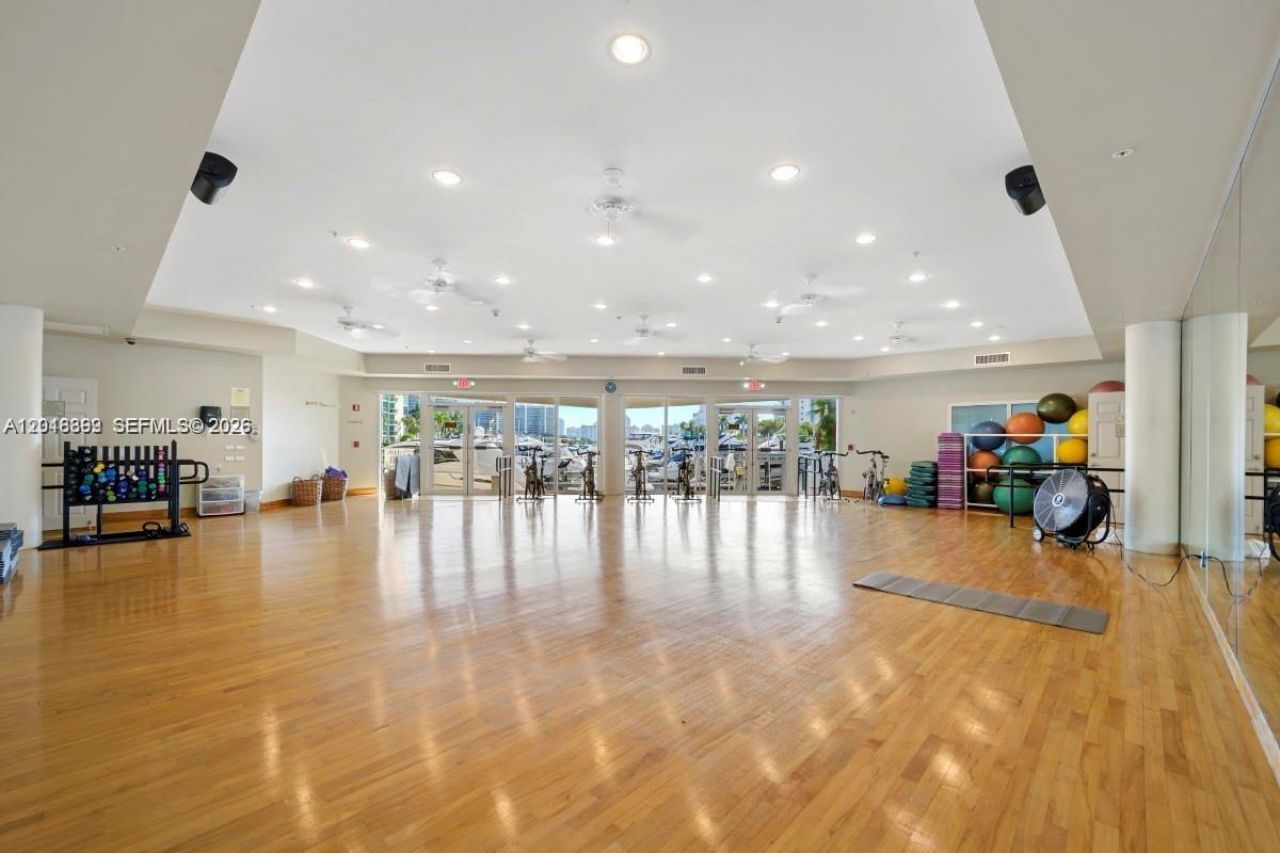3330 NE 190th St , Unit 1610, Aventura, FL 33180 Photo