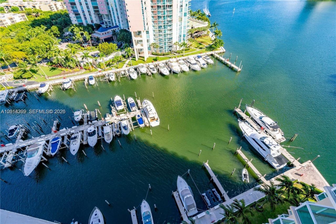 3330 NE 190th St , Unit 1610, Aventura, FL 33180 Photo