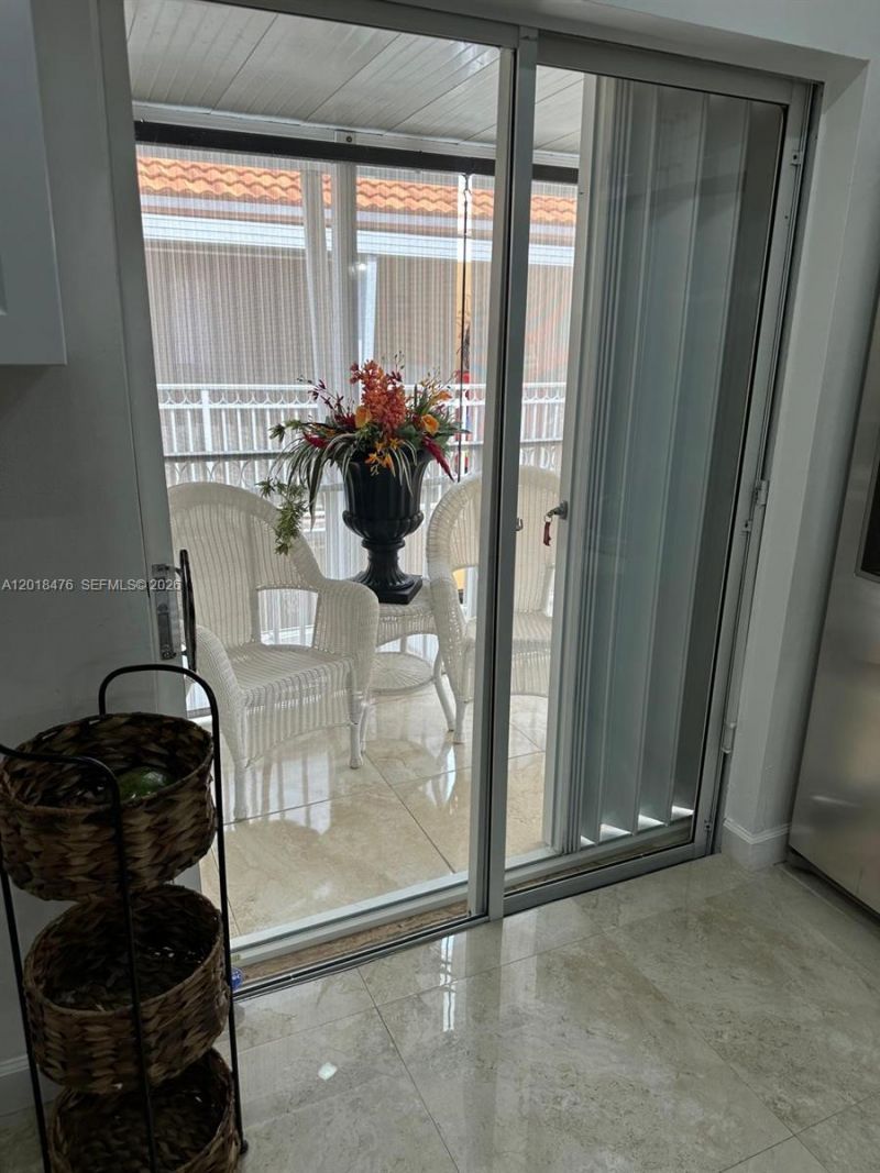 2485 W 76th St, Unit 201, Hialeah, FL 33016 Photo