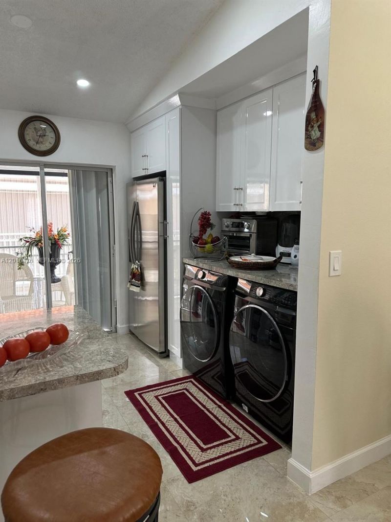2485 W 76th St, Unit 201, Hialeah, FL 33016 Photo