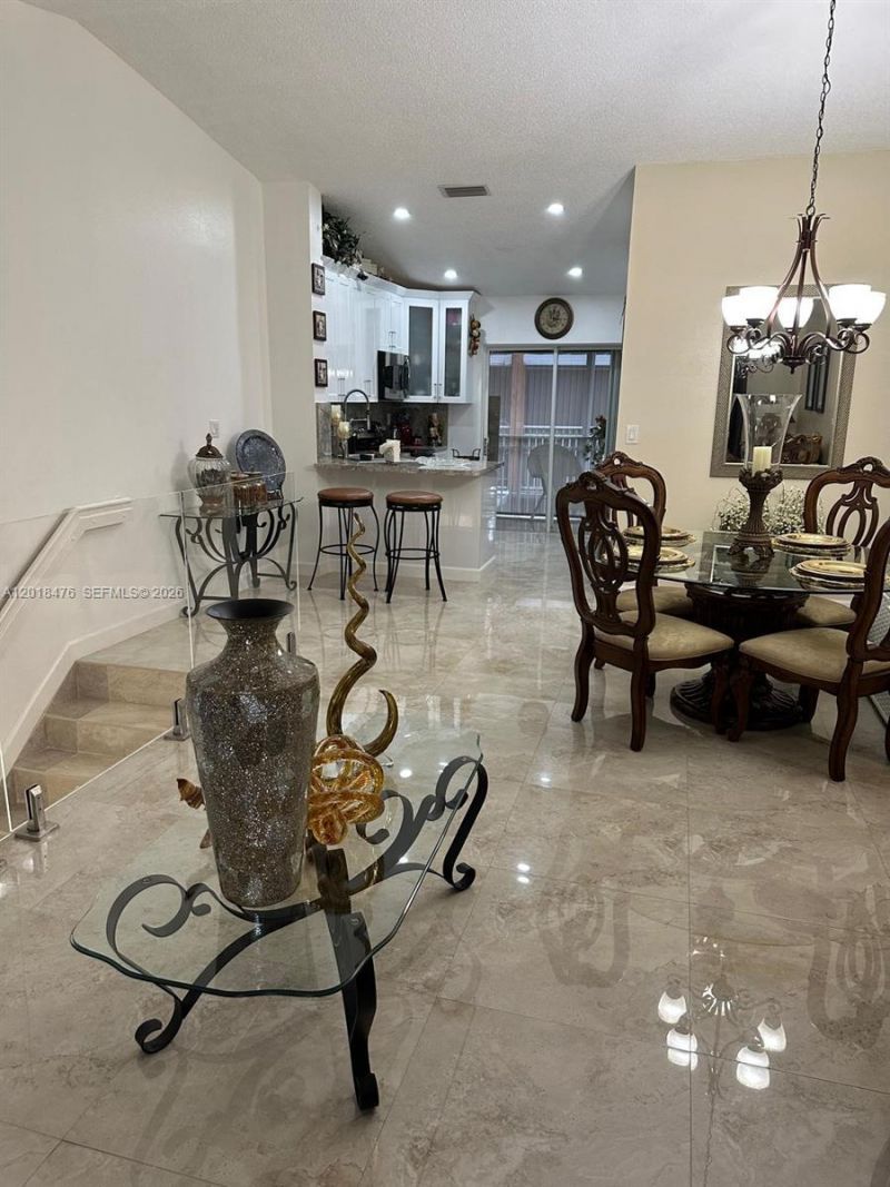 2485 W 76th St, Unit 201, Hialeah, FL 33016 Photo
