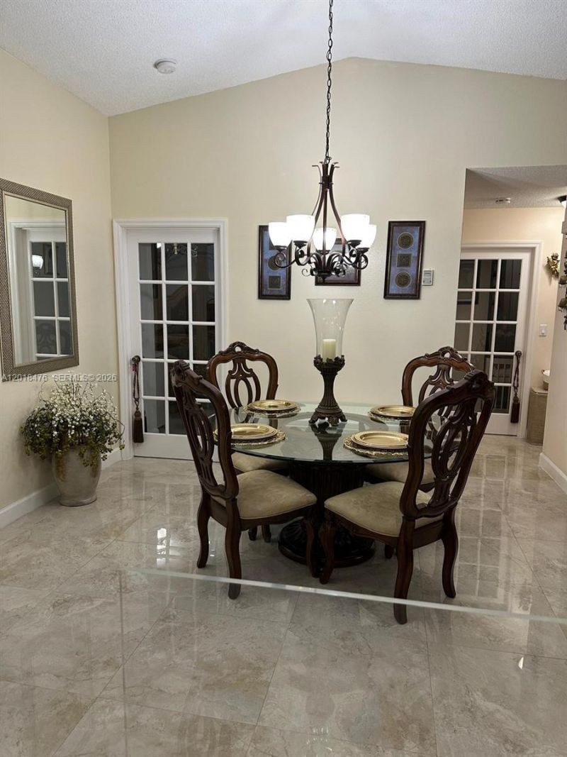 2485 W 76th St, Unit 201, Hialeah, FL 33016 Photo