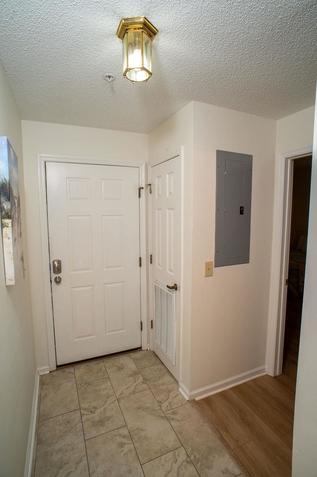 1221 Tidewater Dr. Photo 4