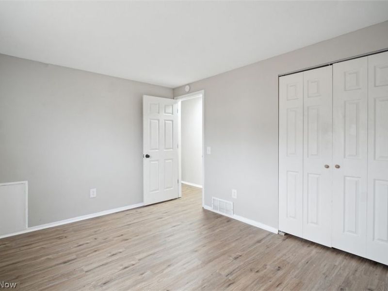6699 Deer Court, Bedford Heights, OH 44146 Photo 10