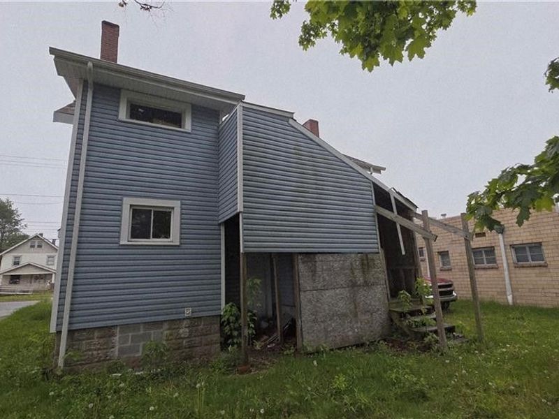 1934 E Midlothian Boulevard, Youngstown, OH 44502 Photo 5