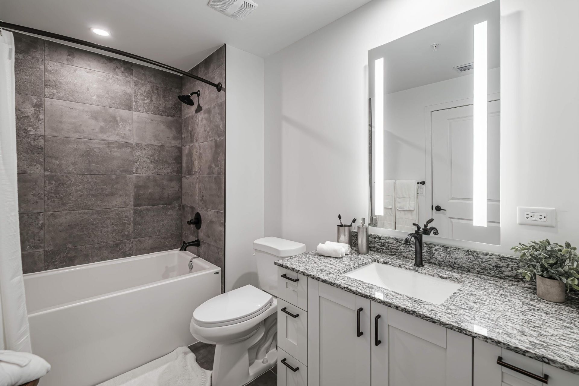 2000 Stirling Road, Unit 14-103, Hollywood, FL 33020 Photo