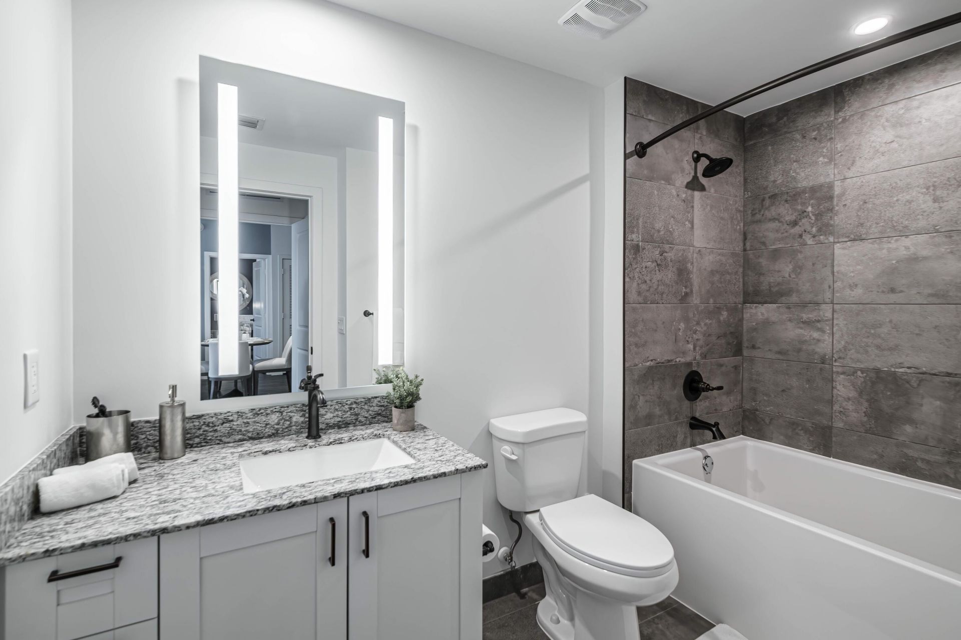 2000 Stirling Road, Unit 14-103, Hollywood, FL 33020 Photo