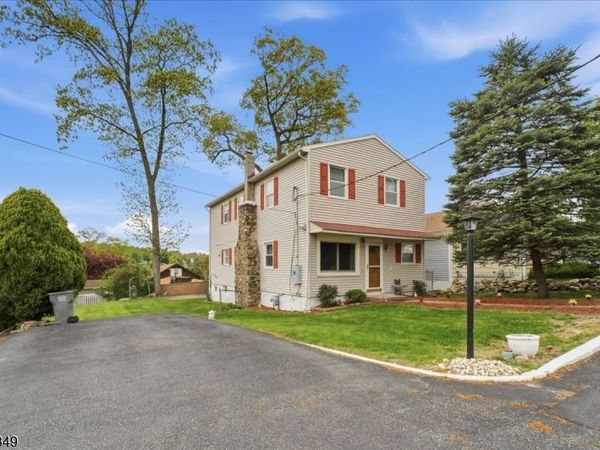 7 Willow St, Mount Arlington, NJ 07856
