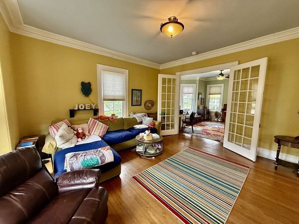 77 Fair Oaks Ave, Unit 1, Newton, MA 02460