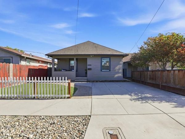 827 Central Avenue, Hollister, CA 95023