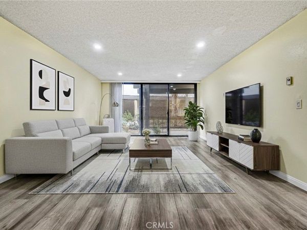 8650 Gulana, Playa Del Rey, CA 90293