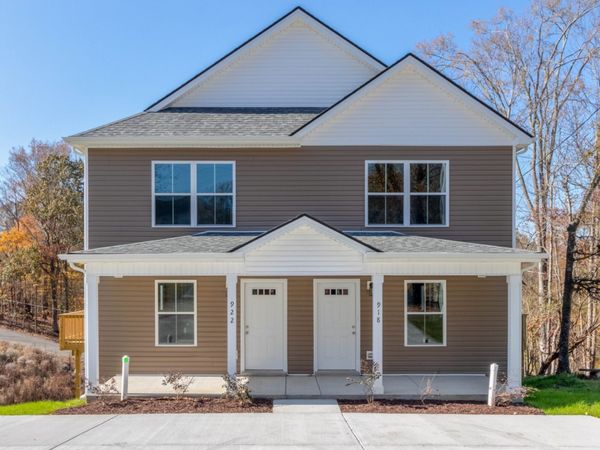 922 E Happy Hollow Dr, Clarksville, TN 37040
