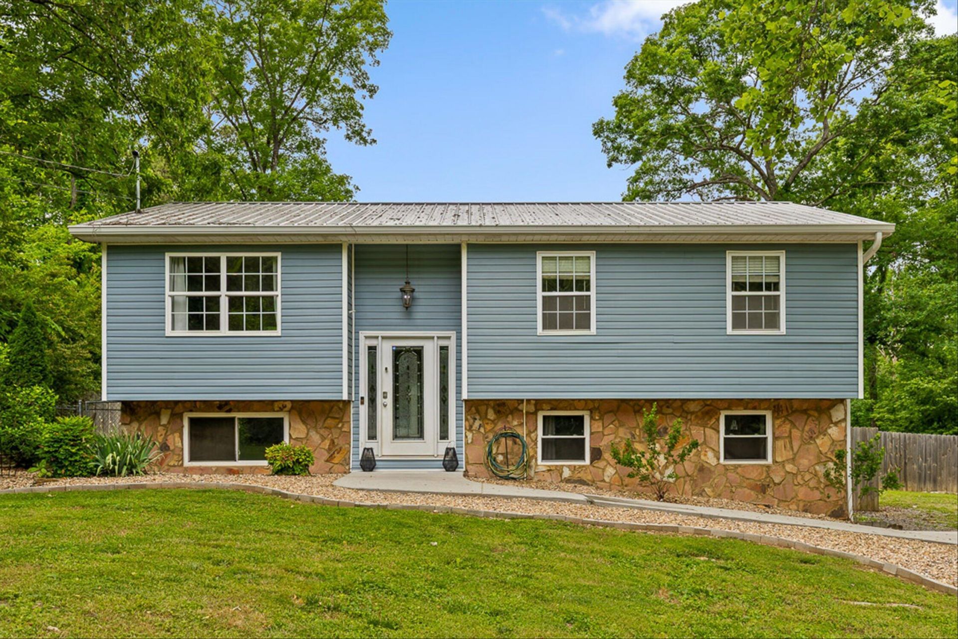 327 Homestead Street Ne, Cleveland, TN 37323 Main Photo