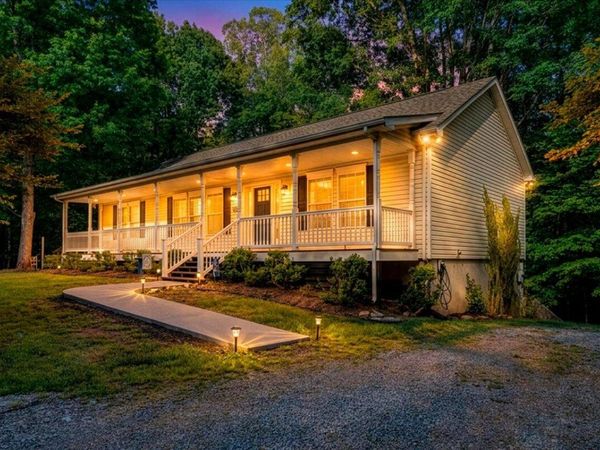 1044 Striper CT , Moneta, VA 24121