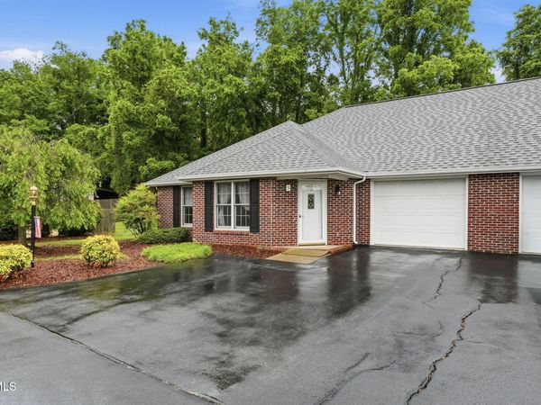 2425 East Lakeview Drive, Unit Apt 5, Johnson City, TN 37601