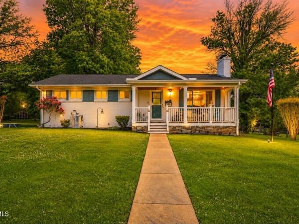2405 Melborne Drive, Johnson City, TN 37601