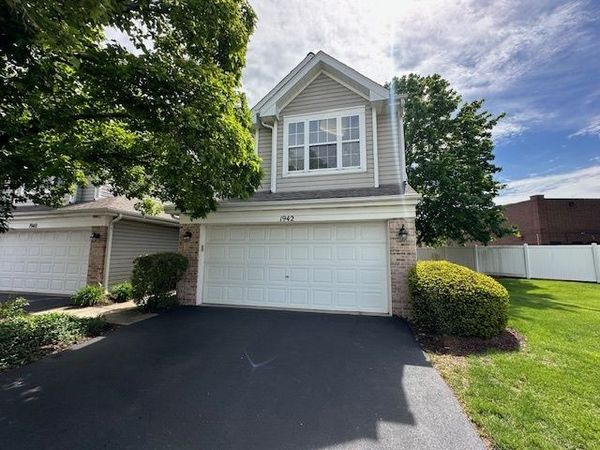 1942 Town Drive , Naperville, IL 60565