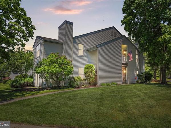 9 VILLAGE COURT, MOUNT LAUREL, NJ 08054