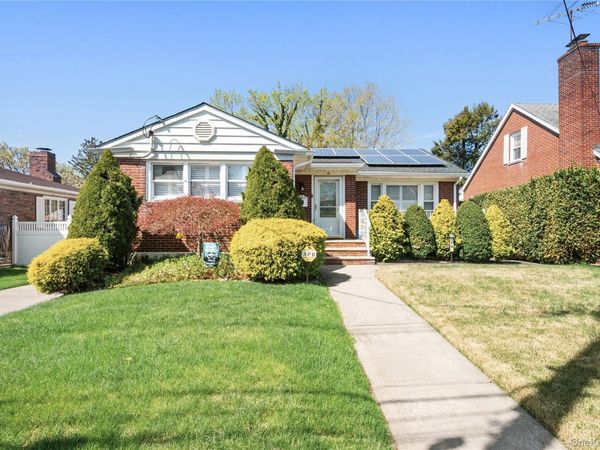 18 Devon Place, Staten Island, NY 10301