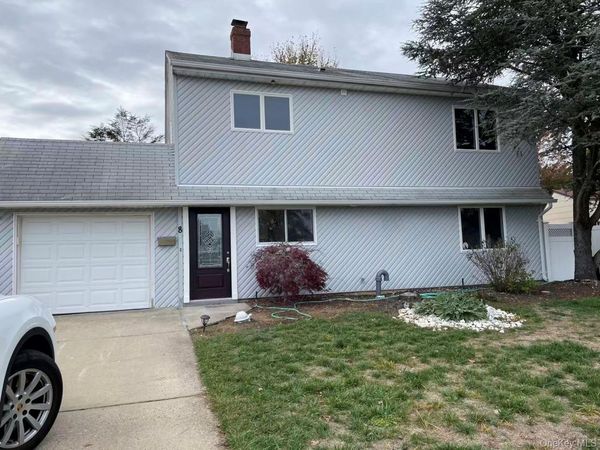 8 Harmony Lane , Westbury, NY 11590